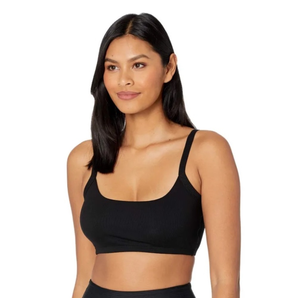 NWT. Year of Ours sleep bralette in black